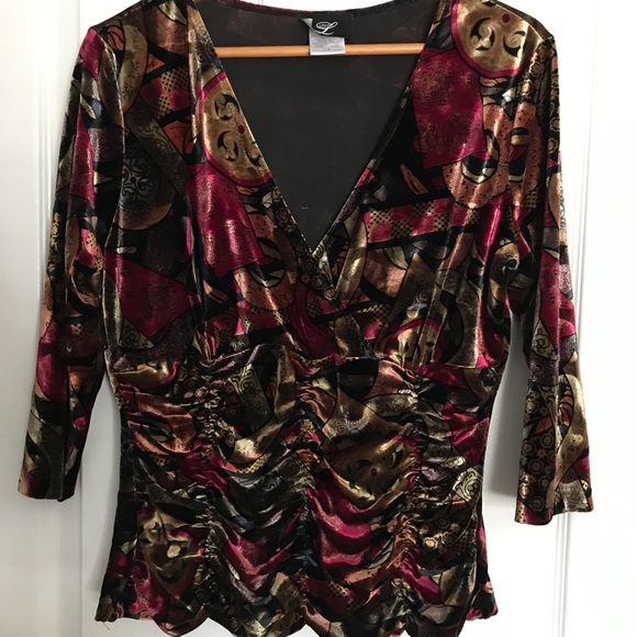 Retro, deep neck velour top - Picture 6 of 7